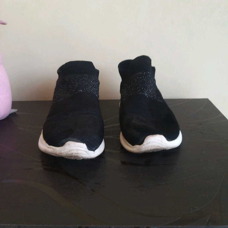 casual shoes