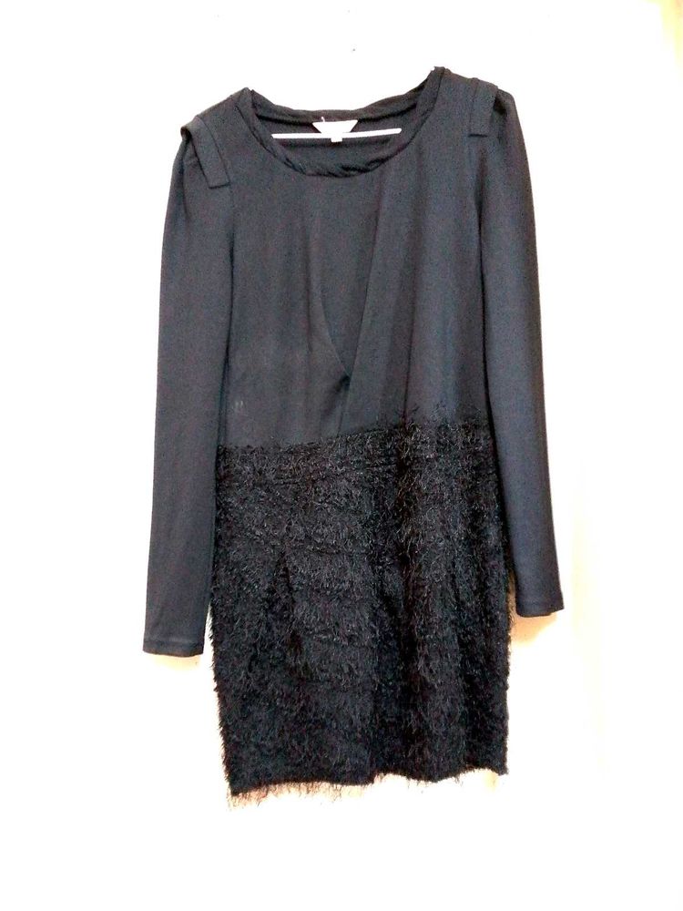 Elegant Black Dress with fur