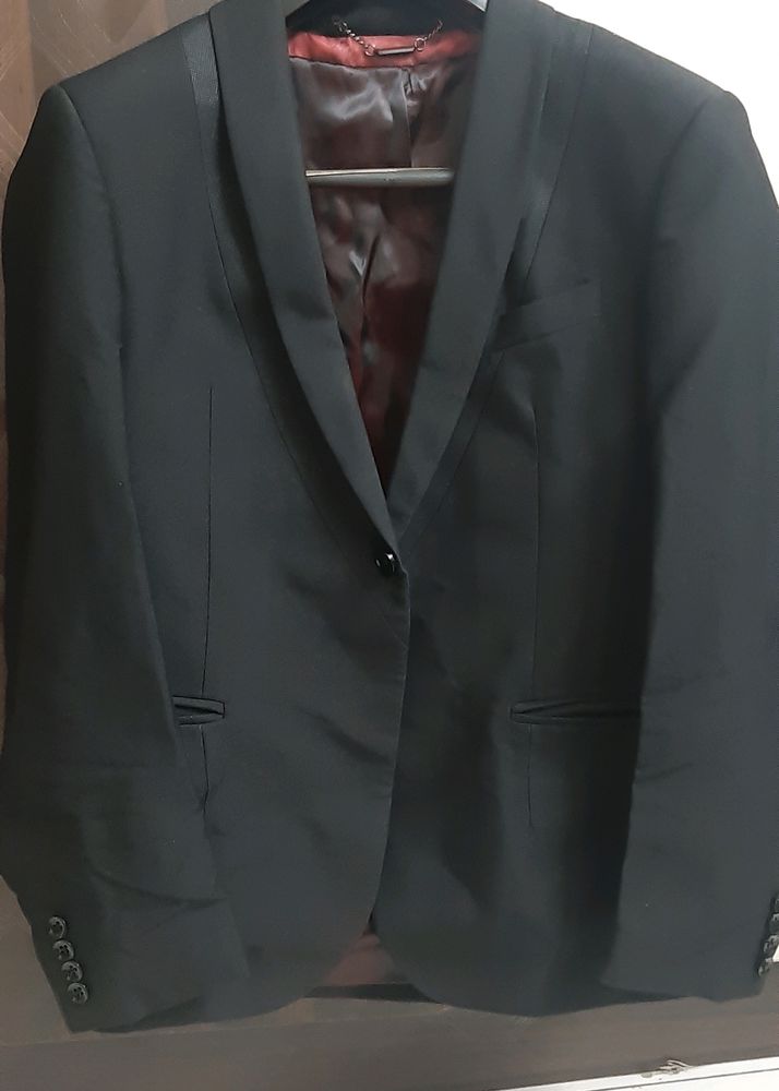 Blackberrys blazer and trouser set