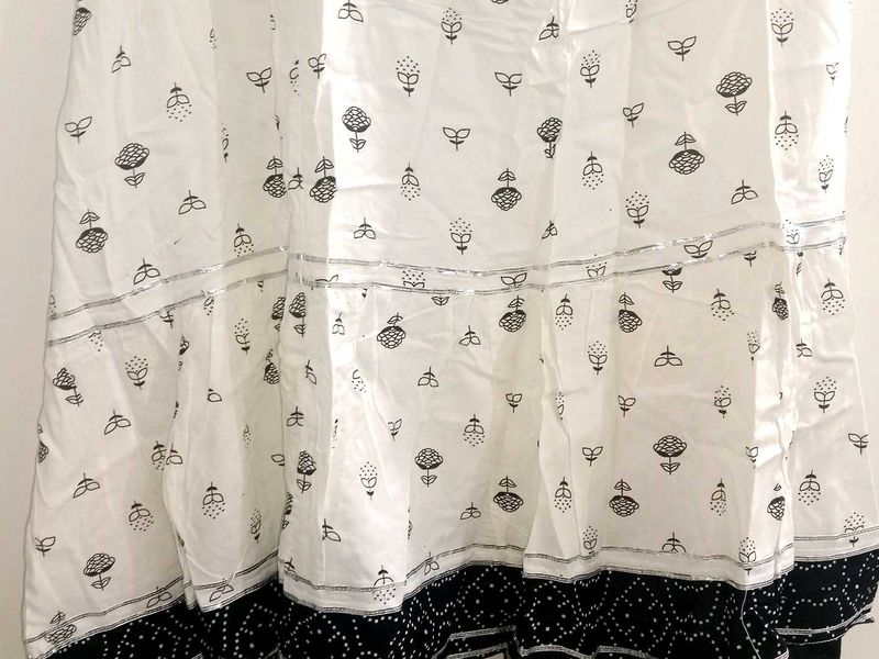 White &amp; Black Skirt NEW