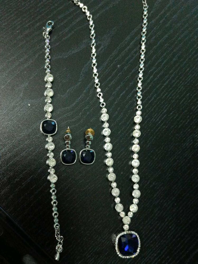Blue Pendant Necklace