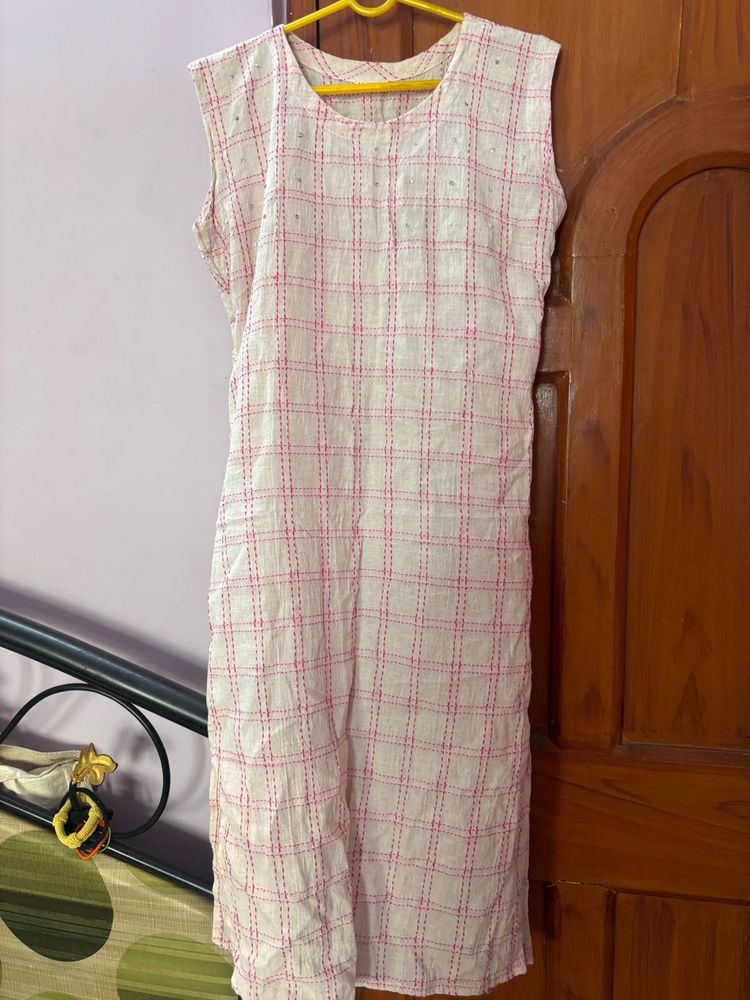 Sleeveless Kurti With Embroidery Work
