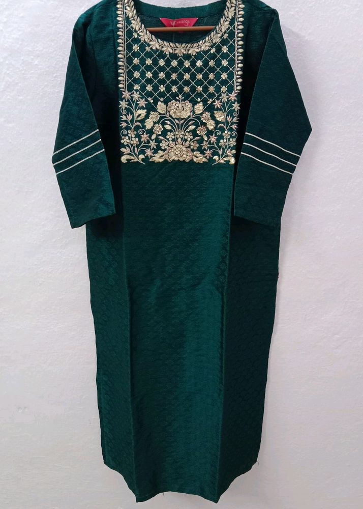 Varanga Green &amp; Silver Toned Yoke Design Straight