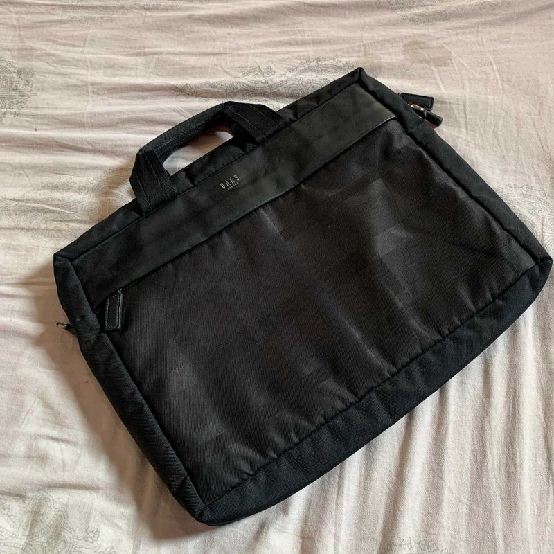 Daks Laptop Bag
