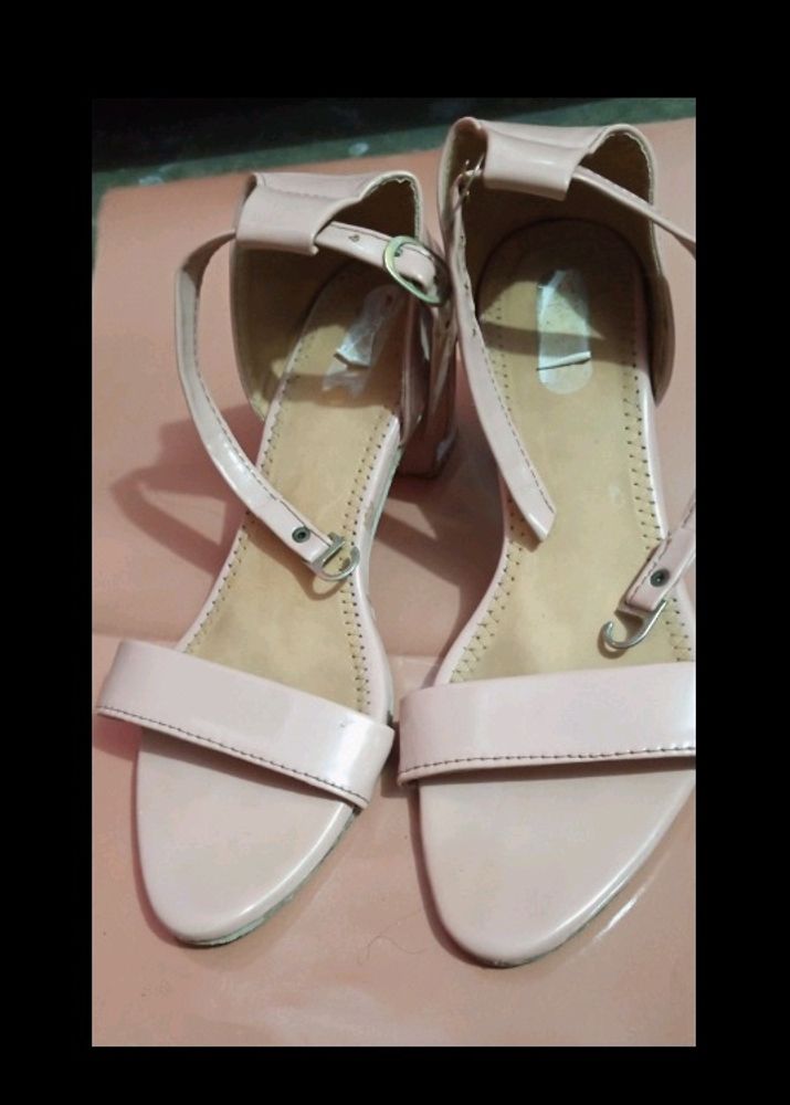 Pech Color Heels