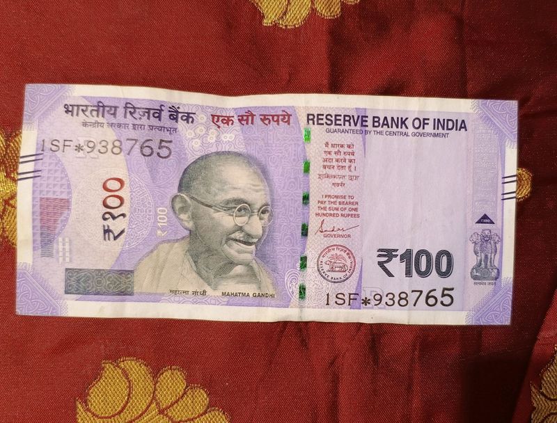 Collectable 100 Rupees Star Note