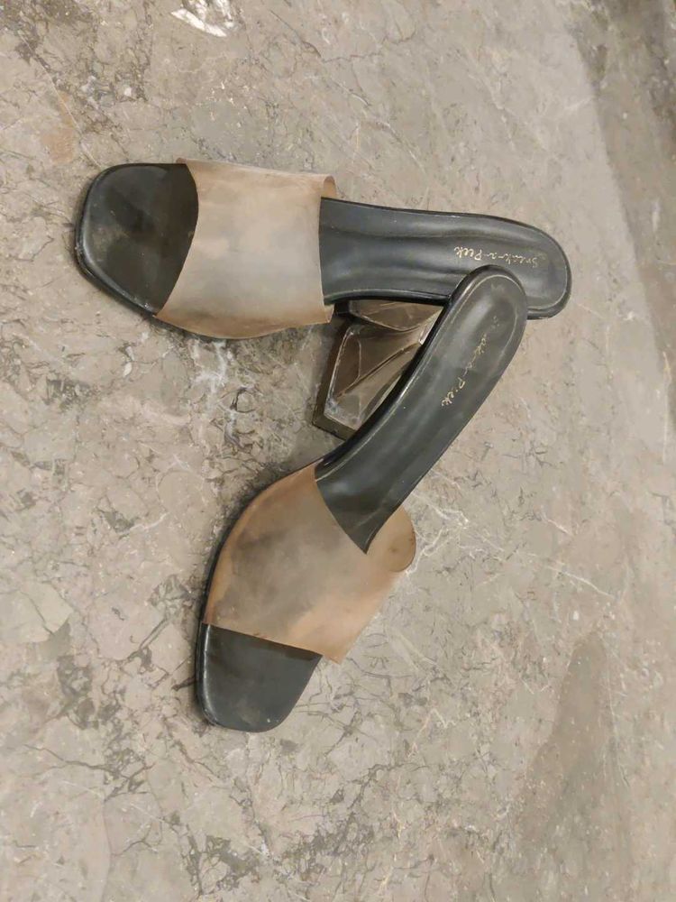 Stylish Women&#39;s Flats &amp; Sandals