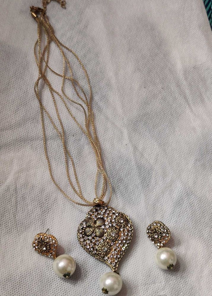 Elegant Gold &amp; Pearl Jewelry Set – Unused &amp; Well-P