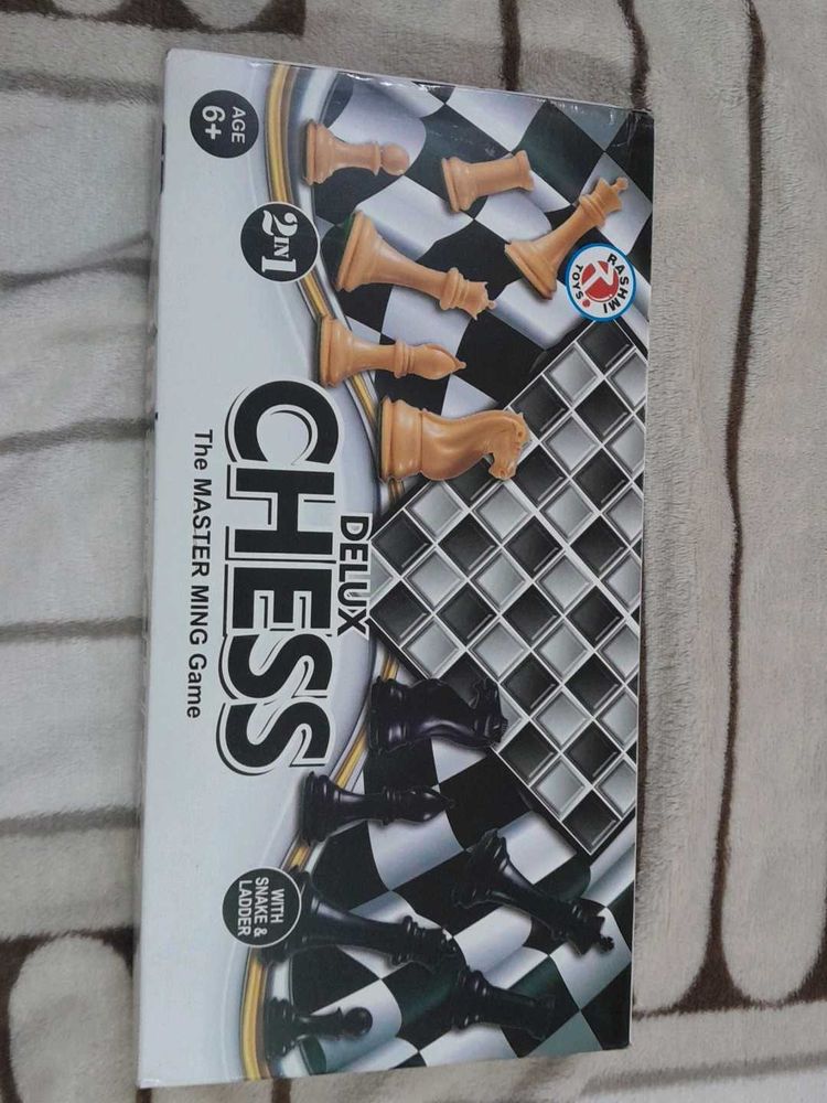 Deluxe 2-in-1 Chess &amp; Snakes and Ladders