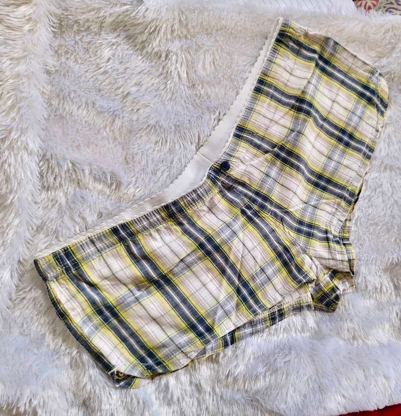 Size Medium Cute Plaid Shorts For Women