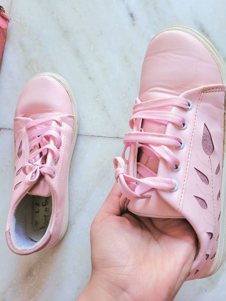 🪄🎀Trendy Casual Sneakers ✨️Attractive 😍