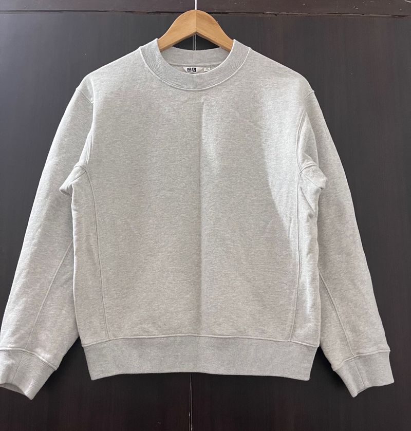 Uniqlo Gray Sweatshirt