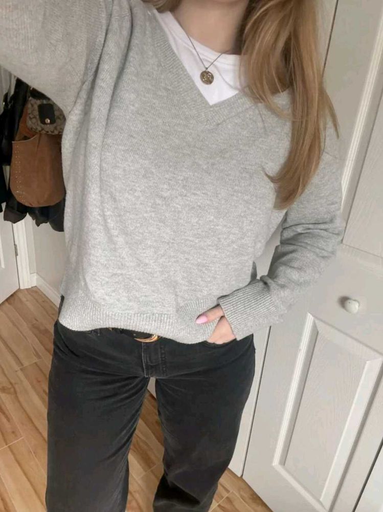 H&amp;m v-neck knit sweater