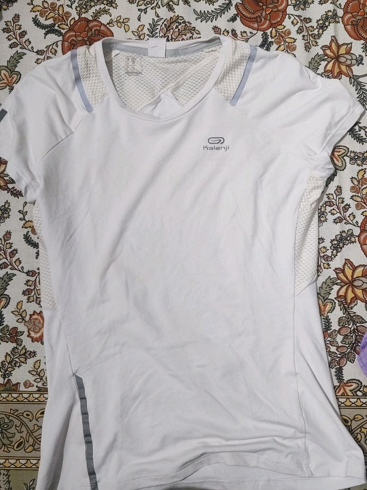 Decathlon Sports Wear Tshirt For Women