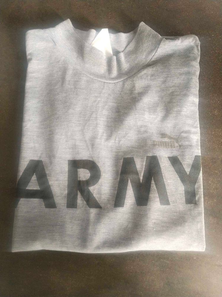 Man T-shirt