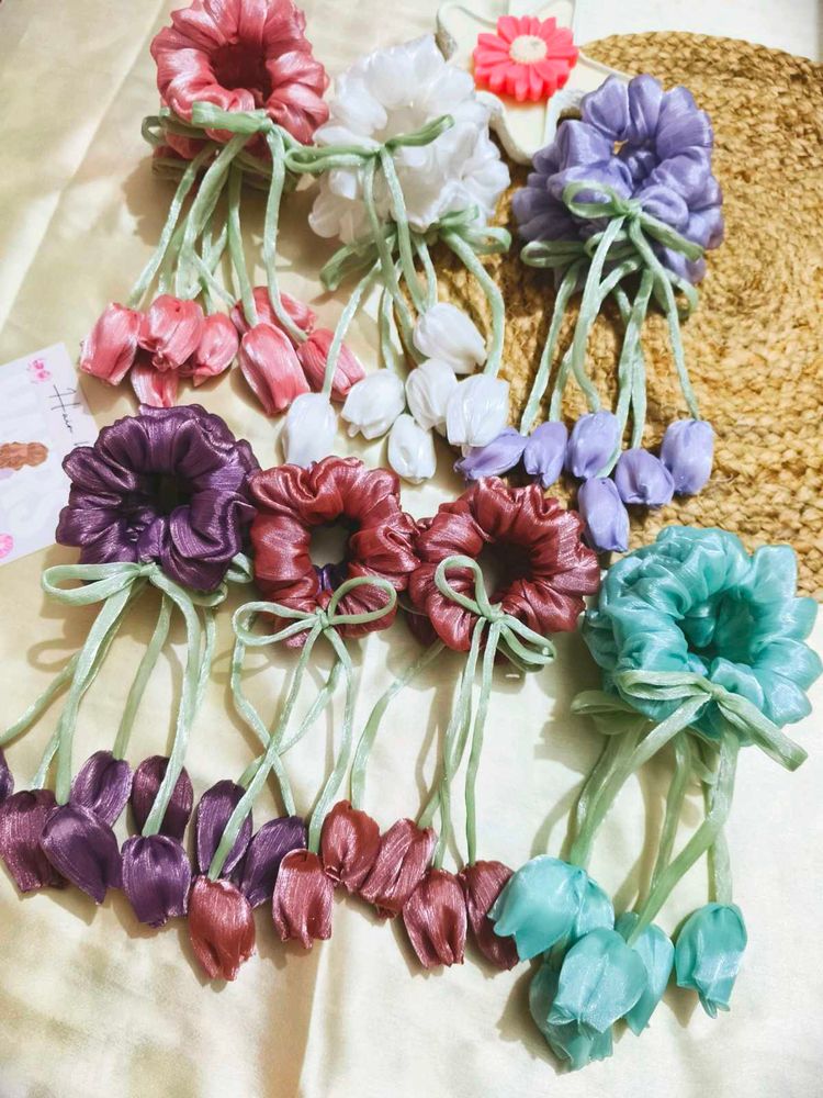 Tulip Scrunchie