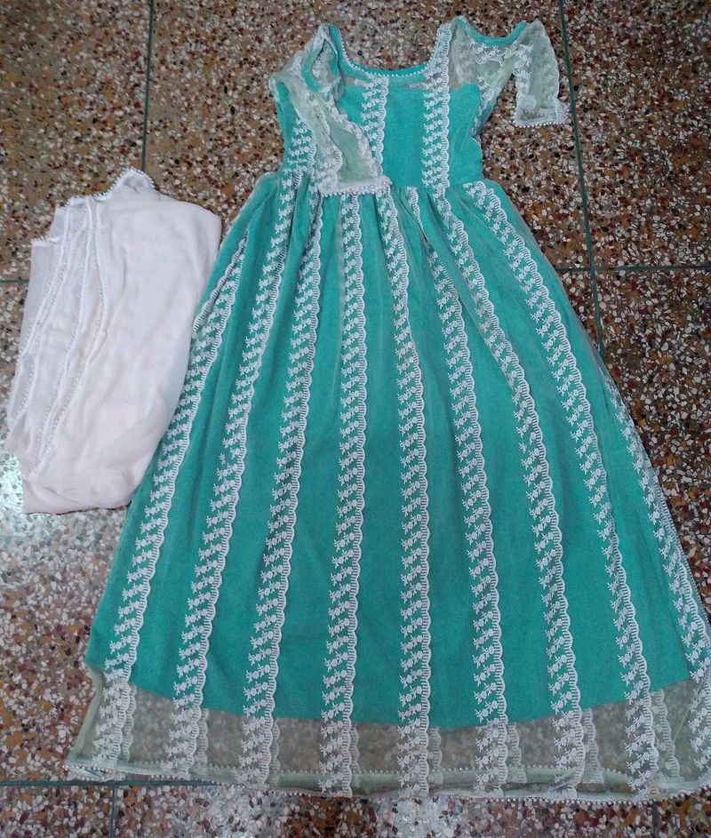 Women Gowns With Dupatta💞
