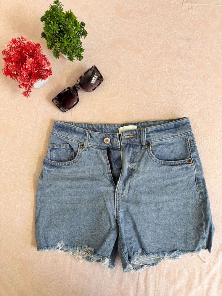 Chic H&amp;M Denim Shorts – Size 28 Waist