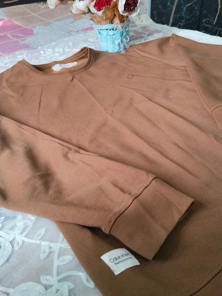 Sweatshirt
