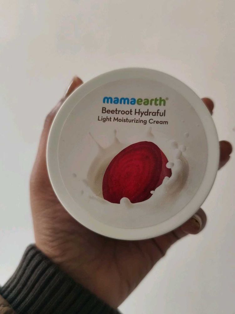 Mamaearth Beetroot Moisturizing Cream