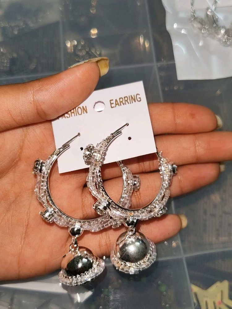 Unique Design Jhumka With Diamond Work💎