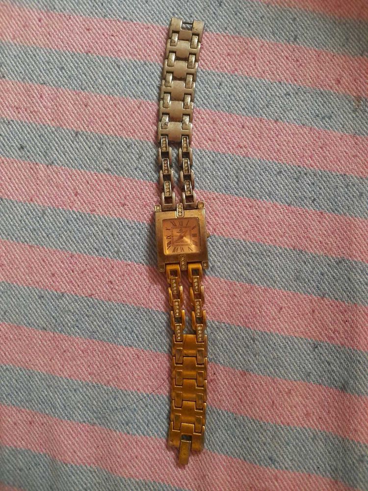 Elegant Gold-Tone Ladies Watch Limited Edition