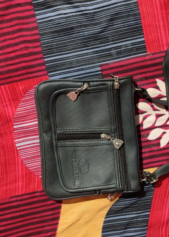 Unisex Black Crossbody Bag