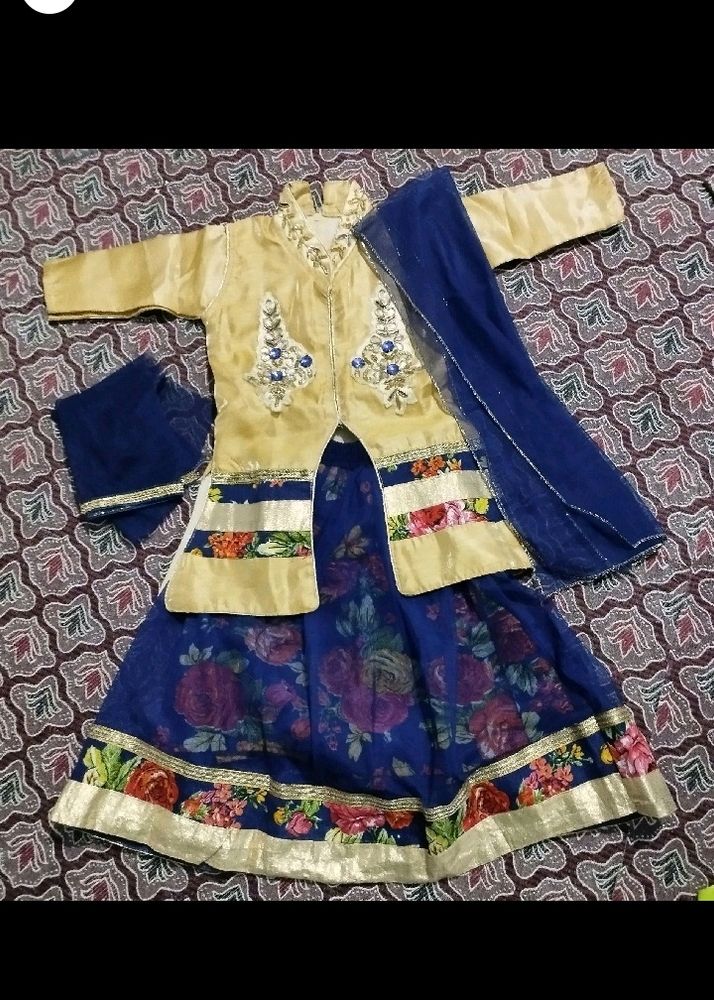 Kids&#39; Traditional Outfit