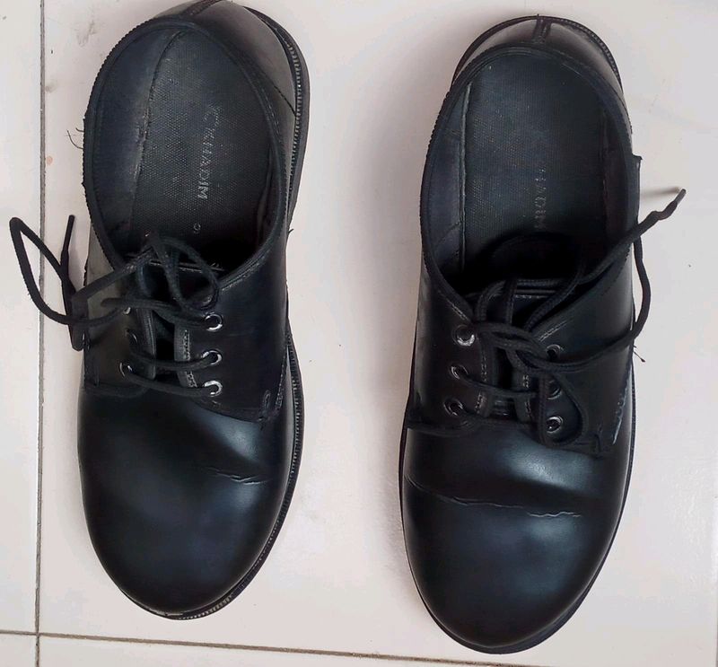 Khadim&#39;s Black School Shoes