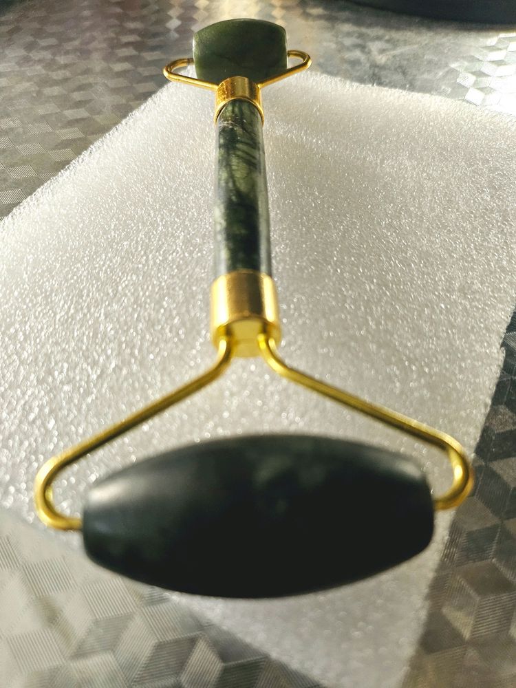 Facial Massager - Jade Roller Himalayan Stone
