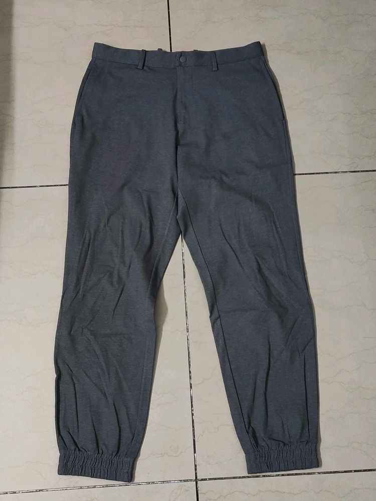 Uniqlo Gray Casual Joggers