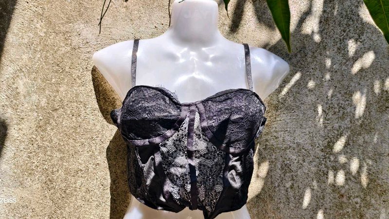 GORGEOUS BLACK CORSET