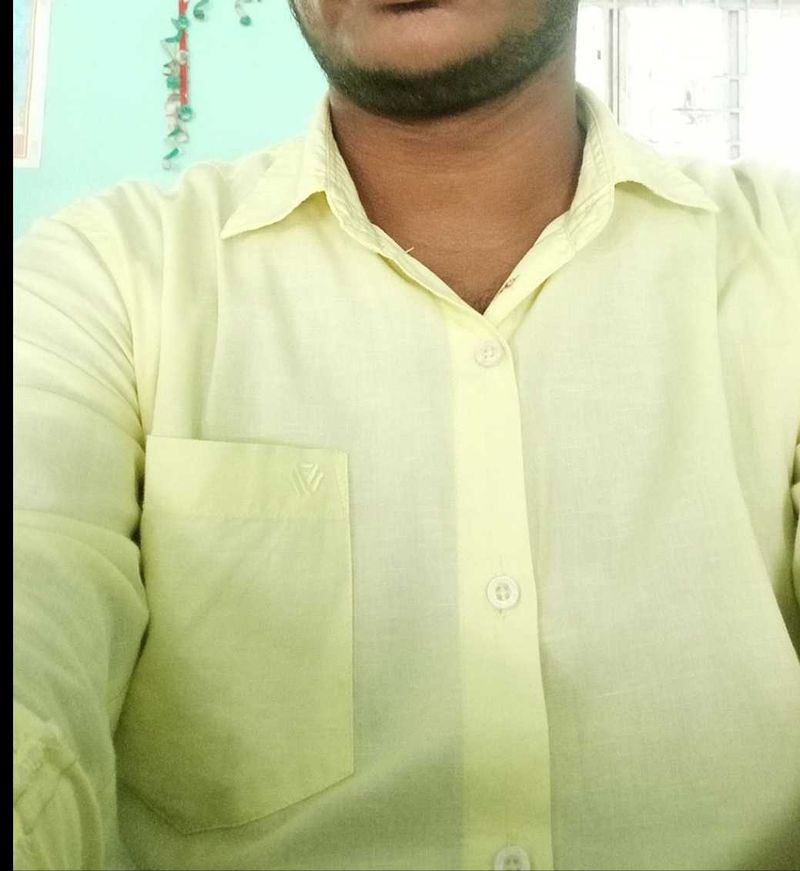 Men&#39;s Casual Yellow Shirt