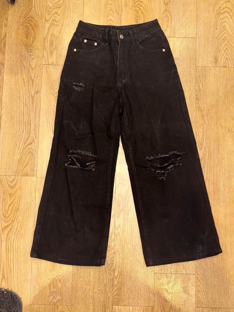 Ripped Wide-Leg Black Jeans From URBANIC