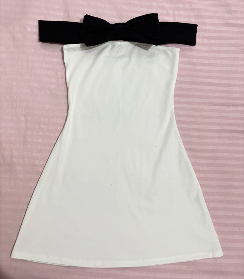 🎀White Dress with Black Bow