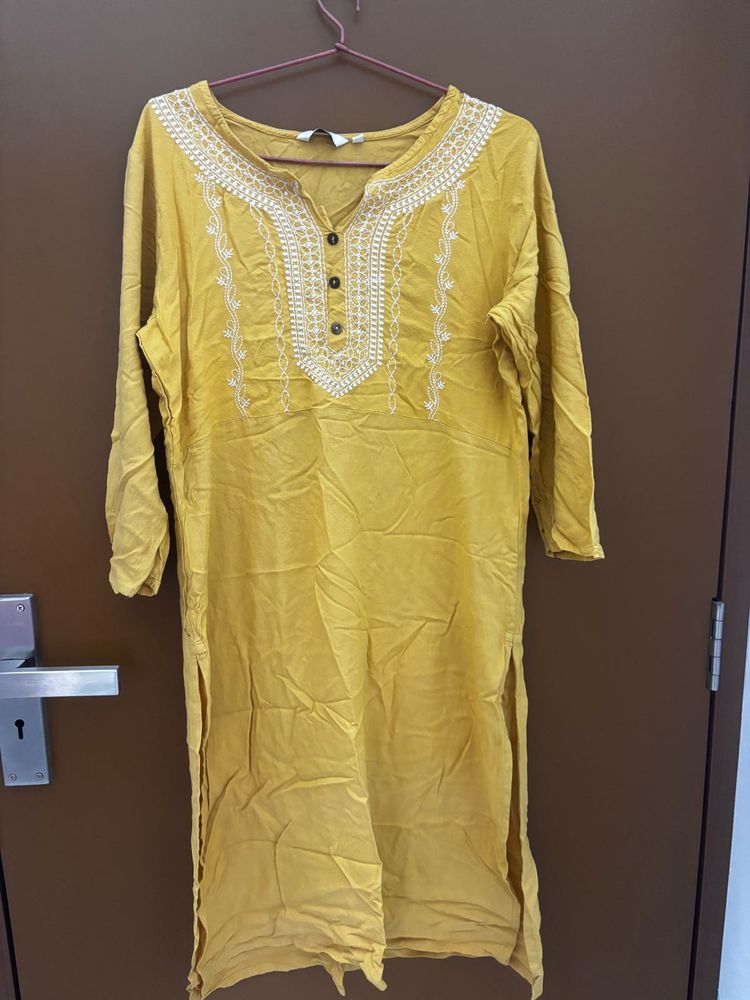 Max Kurta With Embroidery
