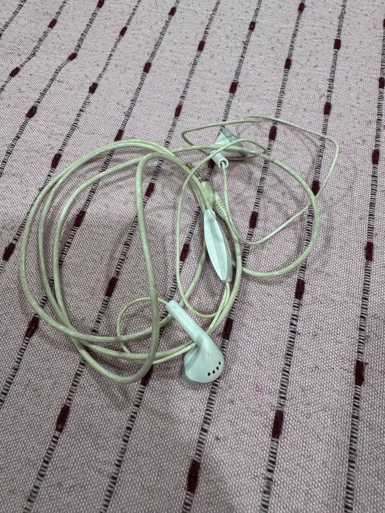 Pack Of 2  Wired Earbuds
