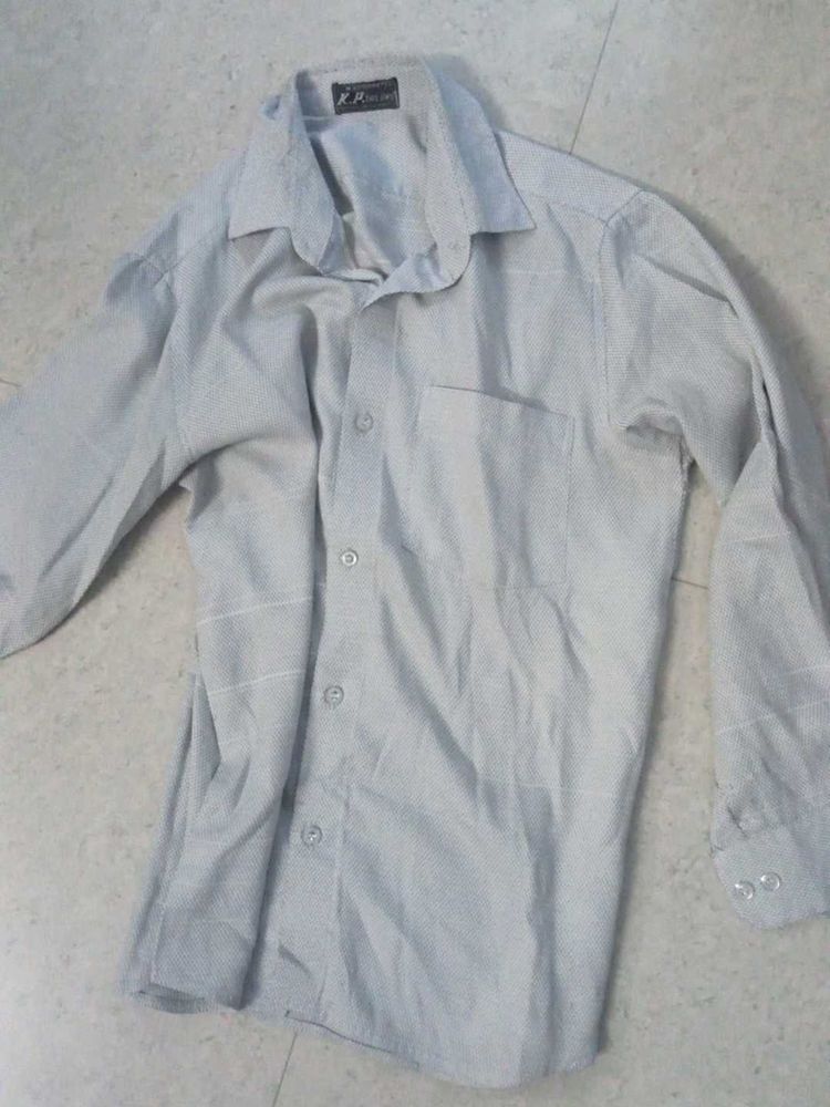 Men&#39;s Casual Shirt
