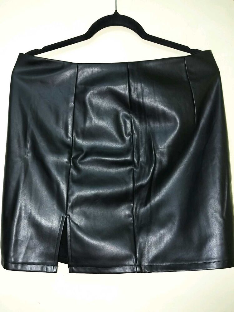 Black Skirt Savana