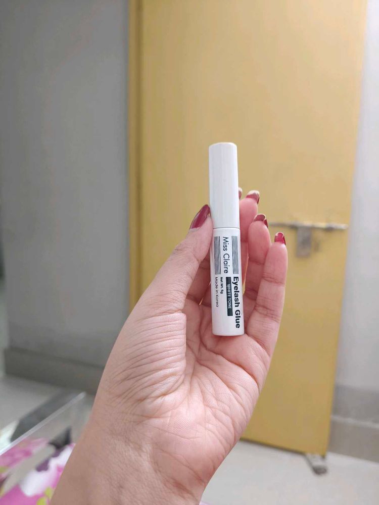 Miss Claire Eyelash Glue