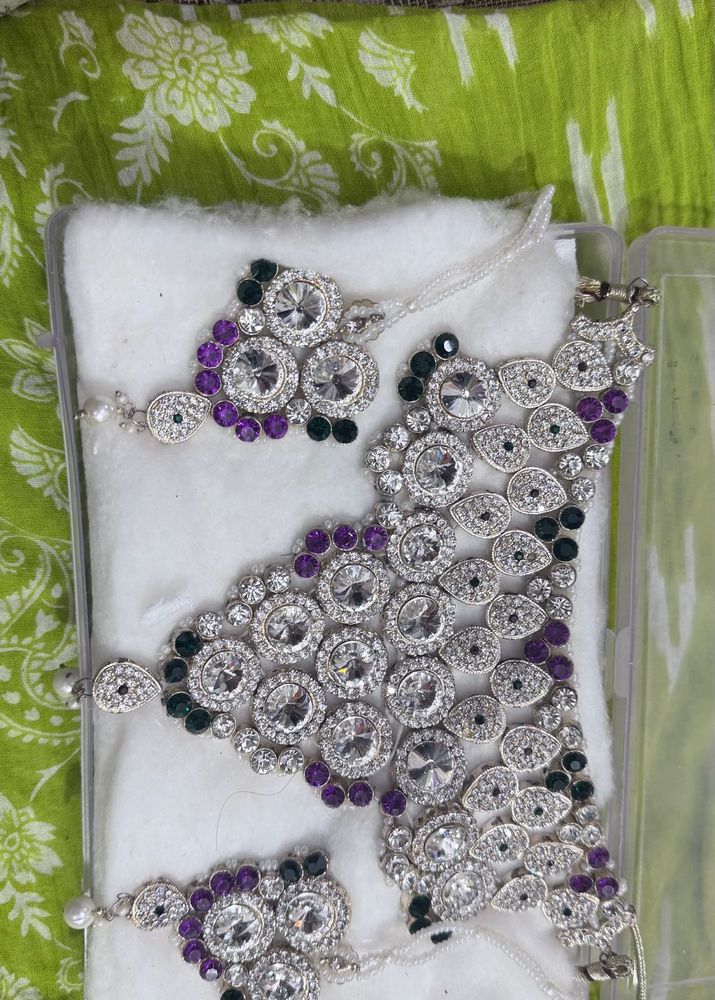 Gorgeous Jeweled Jewelry Set