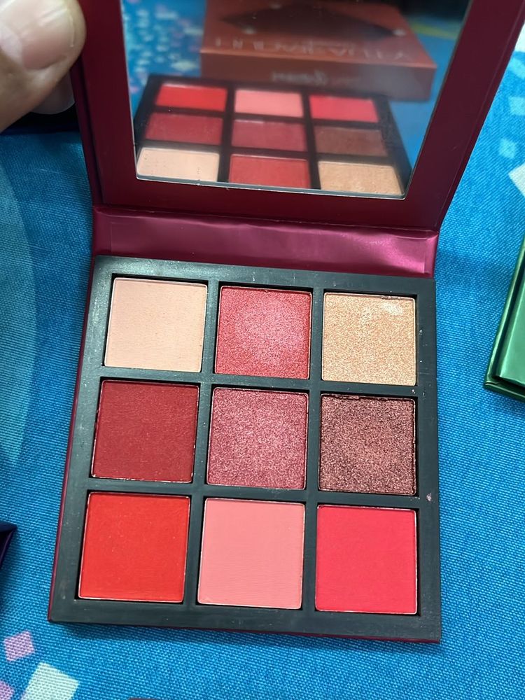 4 HUDA Beauty Eye Shadow Palettes Combo