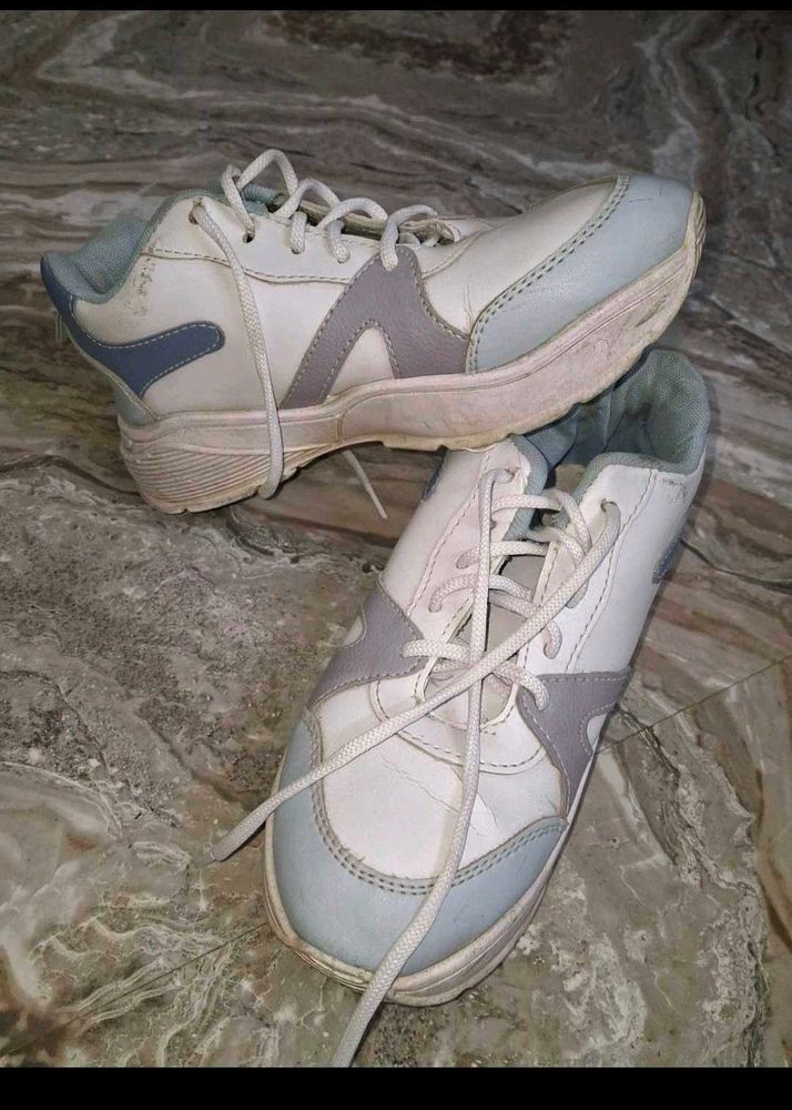 Used Women's Athletic Shoes