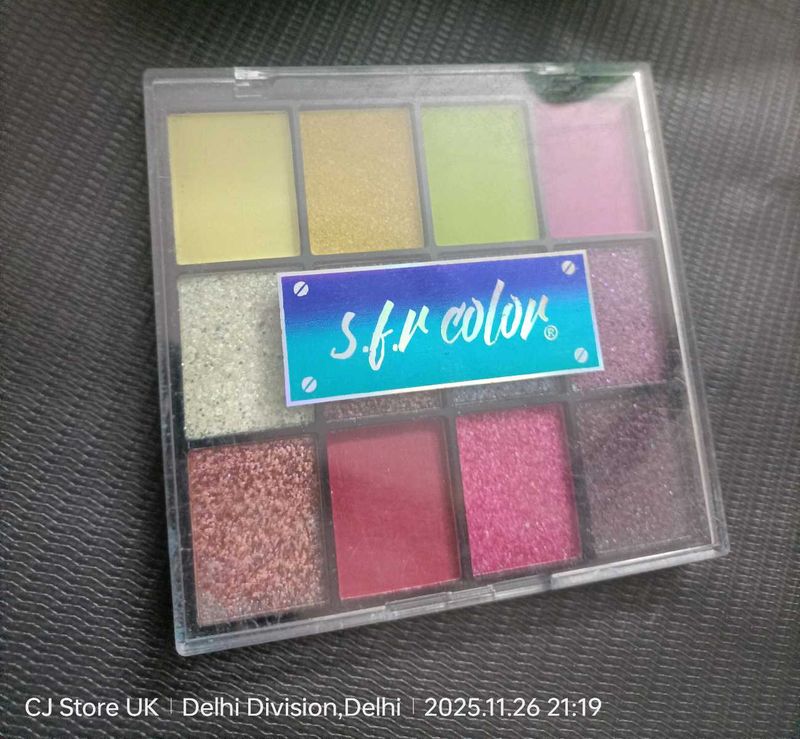 S.f.r color Eyeshadow Palette
