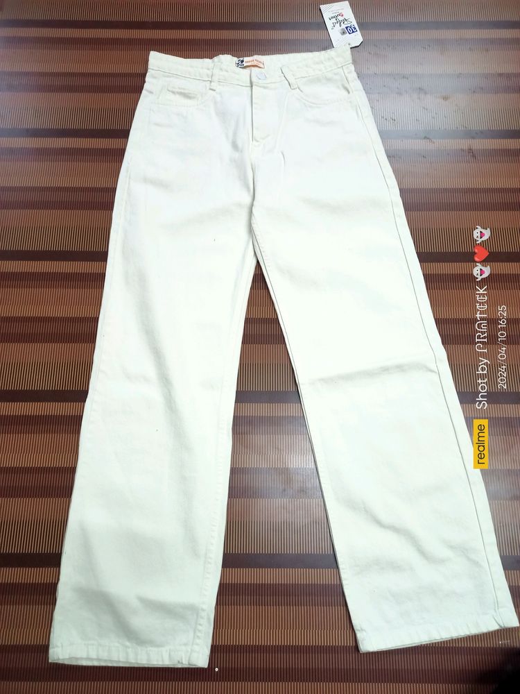 (C-09) 30 Size Straight Jeans White