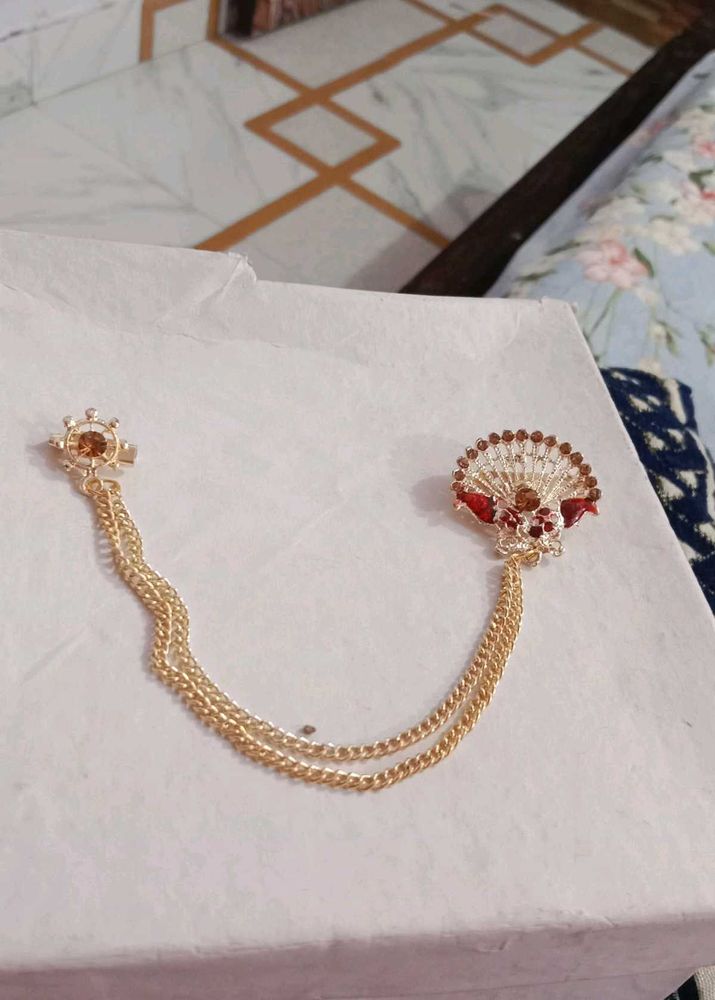 Beautifull Boyr Cloting Broch