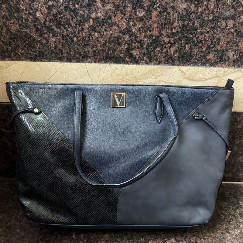 Victoria&#39;s Secret Tote Bag ( With Flaw)