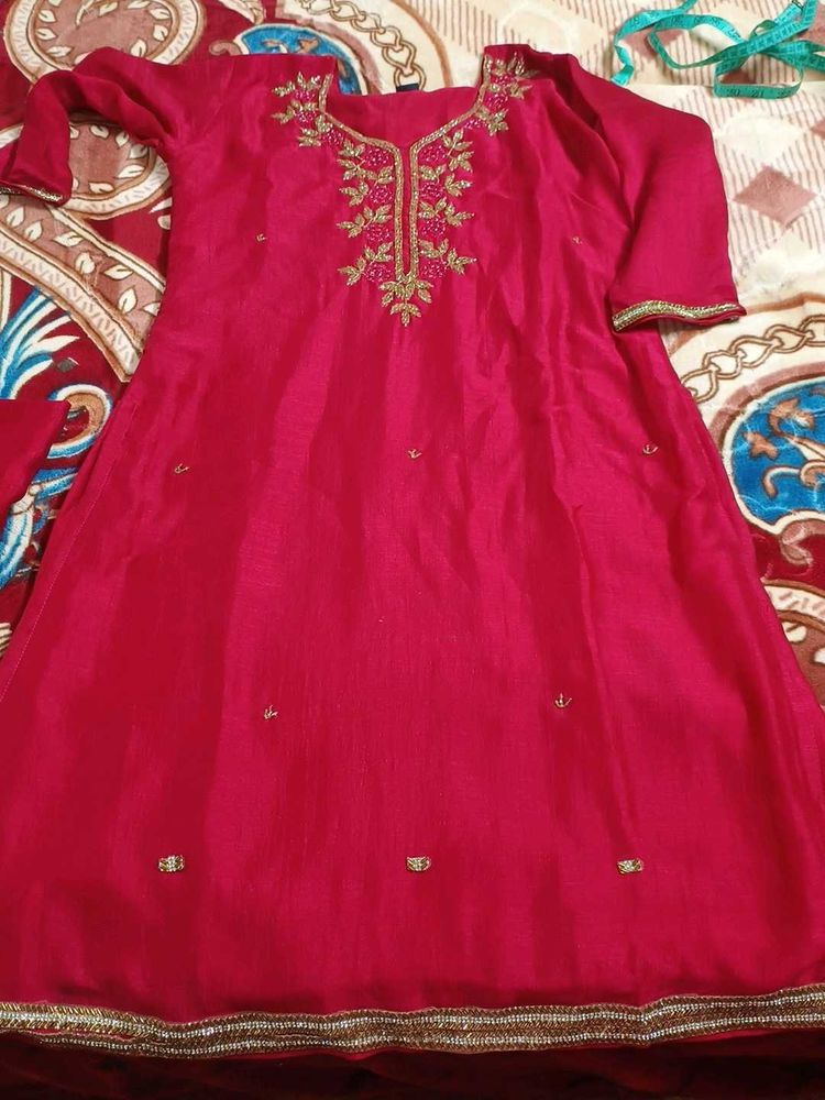 Elegant Pink Embroidered Kurta