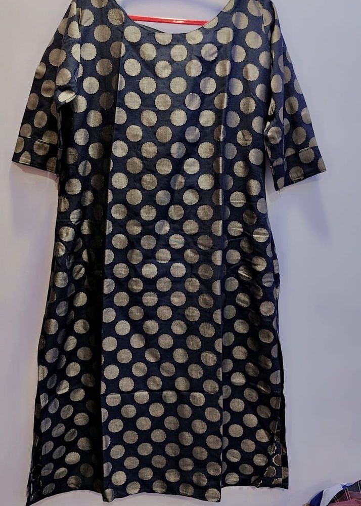 Elegant Black &amp; Gold Kurta