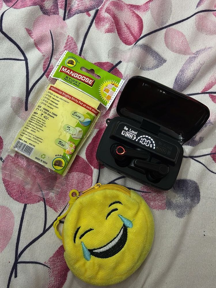 Ear Buds With Coin Pouch Nd Sticky Note 🗒️